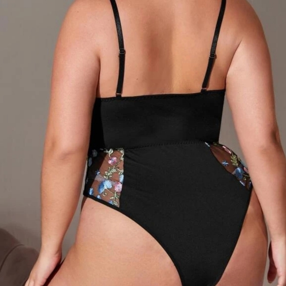 Shein New In Bag Floral Embroidered Babydoll Bodysuit Plus Curve Size 1xl - Picture 2 of 9